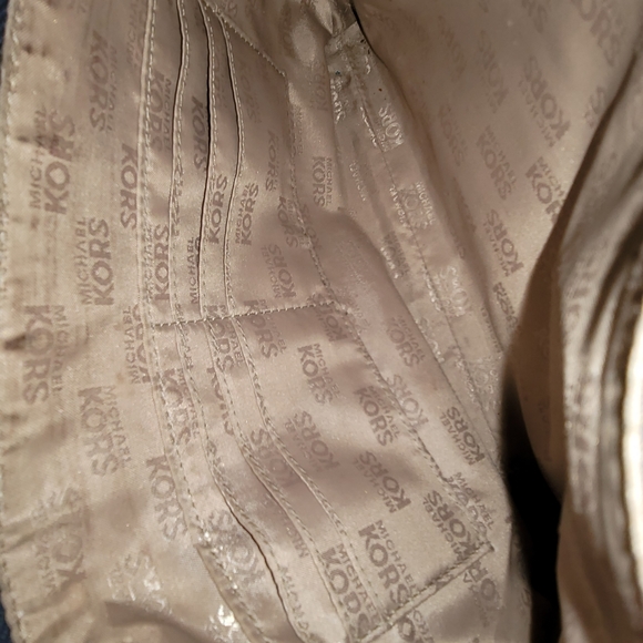 Small E/W Michael Kors Double Zip Crossbody in Navy - Picture 10 of 11